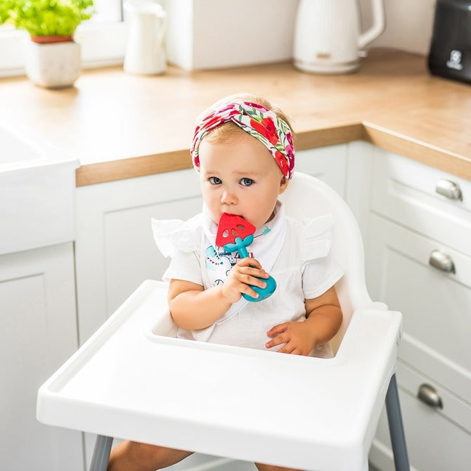 Babyono Ízletes Görögdinnye Oktató Rágóka Csörgővel