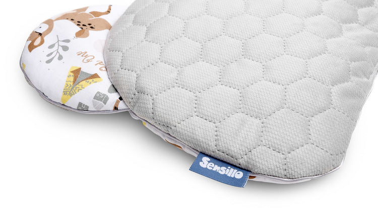 Sensillo Babakocsi párna bársony fehér erdő kaland