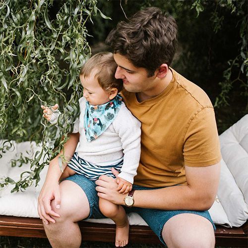 Babyono 879/12 Bandana kantáros tukánok