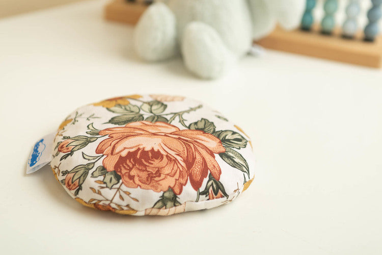 Sensillo Melegvizes palack cseresznyemagokkal – Kert