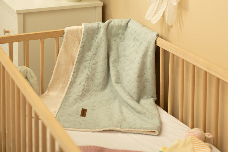 Sensillo Hímzett takaró 80x100 világos menta plüss