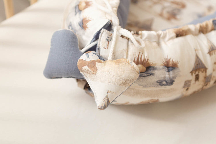 Sensillo Babafészek Muszlin - Sárkányok Farmer + Párna