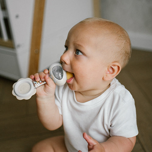 Babyono 1591 Csörgő rágókajátékkal