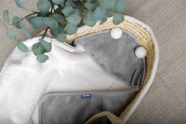 Sensillo Mózeskosár pólya plüss 75x75 szürke