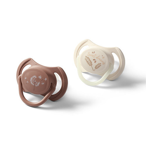 Babyono 1669/03 Szimmetrikus szilikon cumi 18+